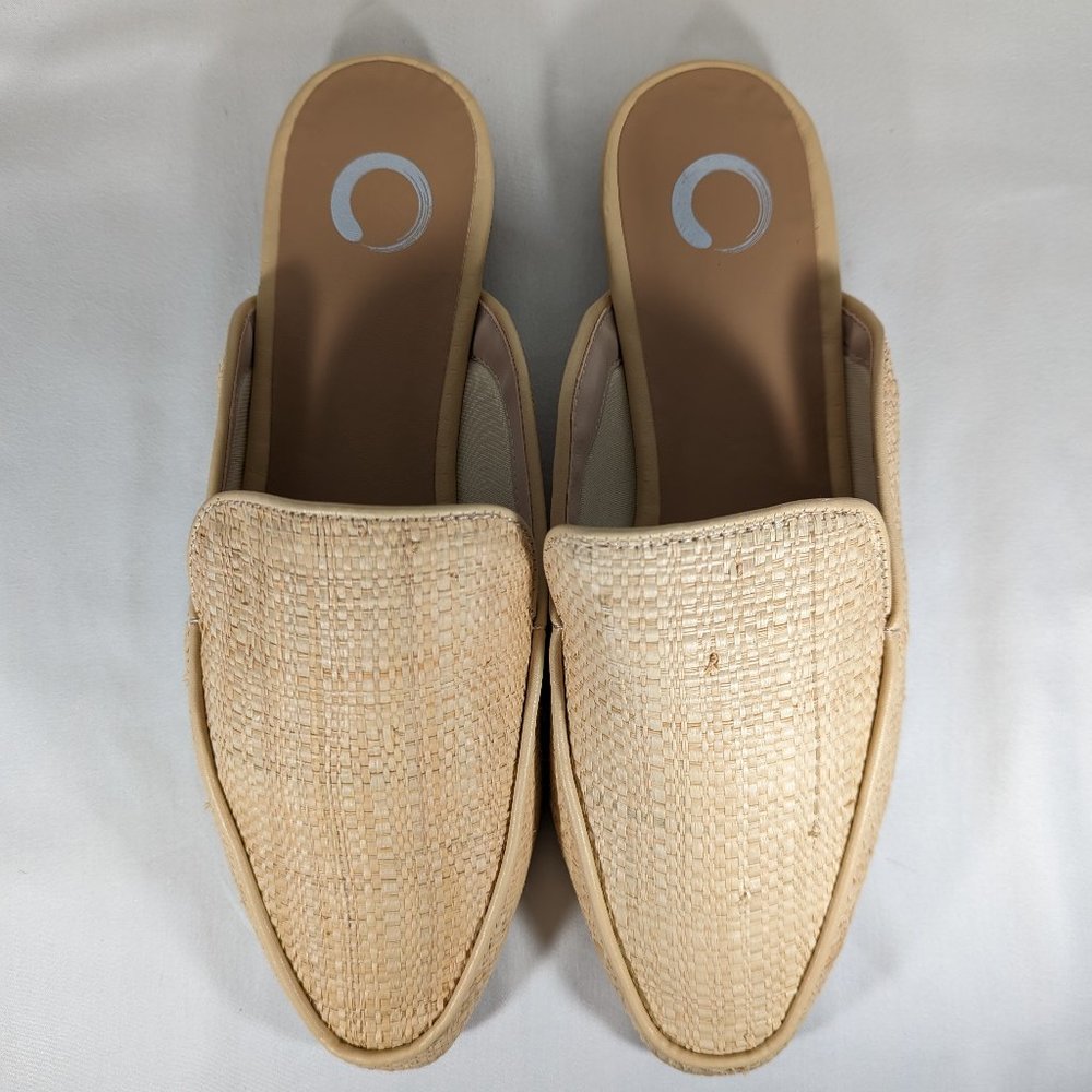 NWOT 7 Mule Loafer, Journee Collection Tan Akza